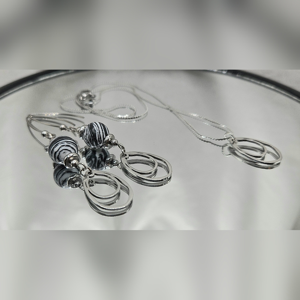 Elegant Silver and Black Necklace Set